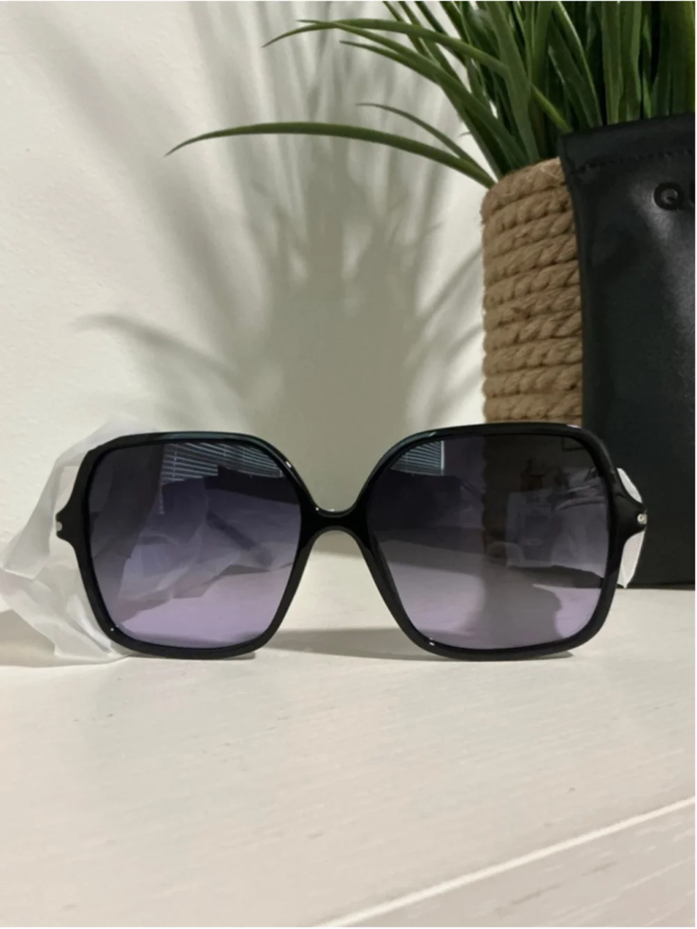 Women's Quay Black Purple Press Tour Sunglasses One Size